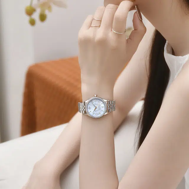 Vivienne Westwood Quartz Watch Silver Dial 32MM