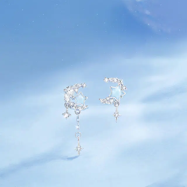 925