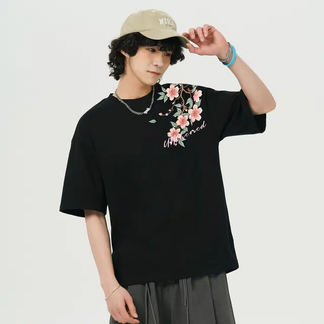 UNthemed T
