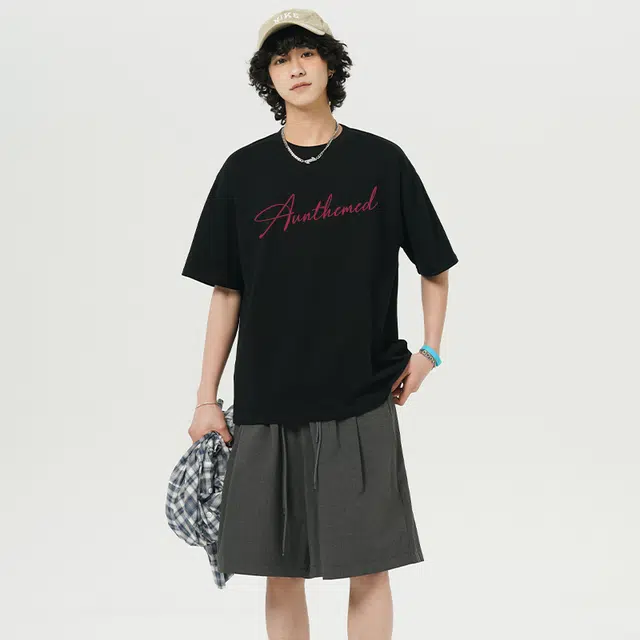 UNthemed T
