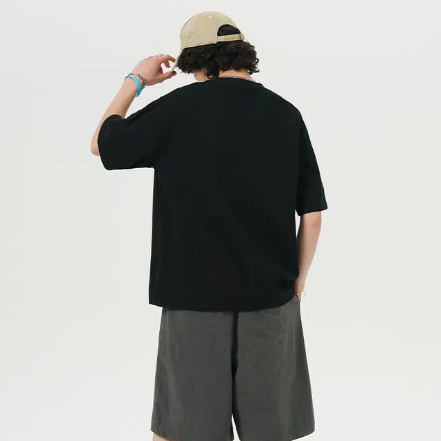 UNthemed ME Logo T-Shirt