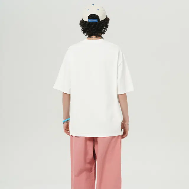 UNthemed T