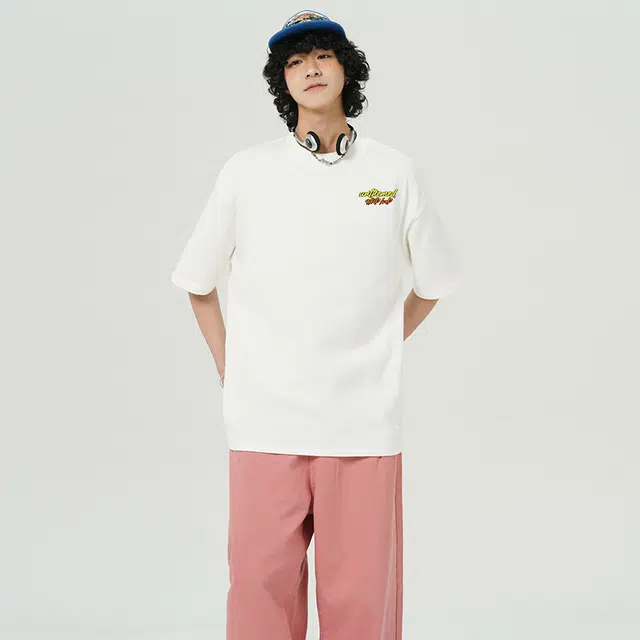 UNthemed T