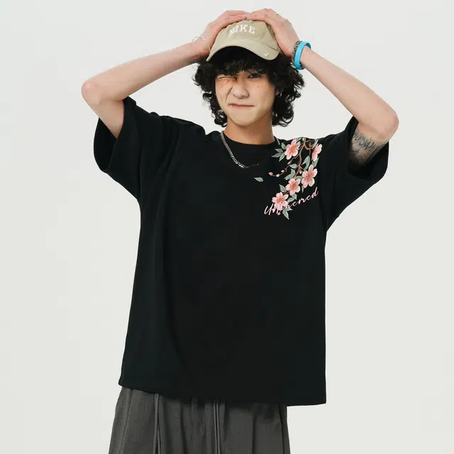 UNthemed T
