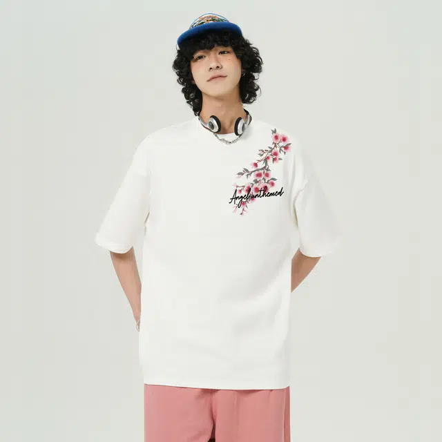 UNthemed T