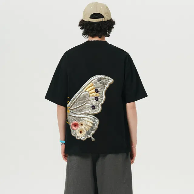 UNthemed T