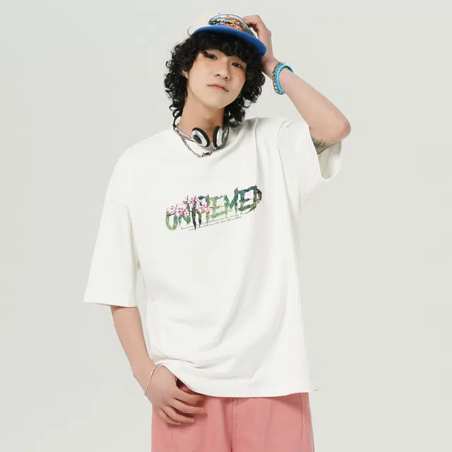 UNthemed T