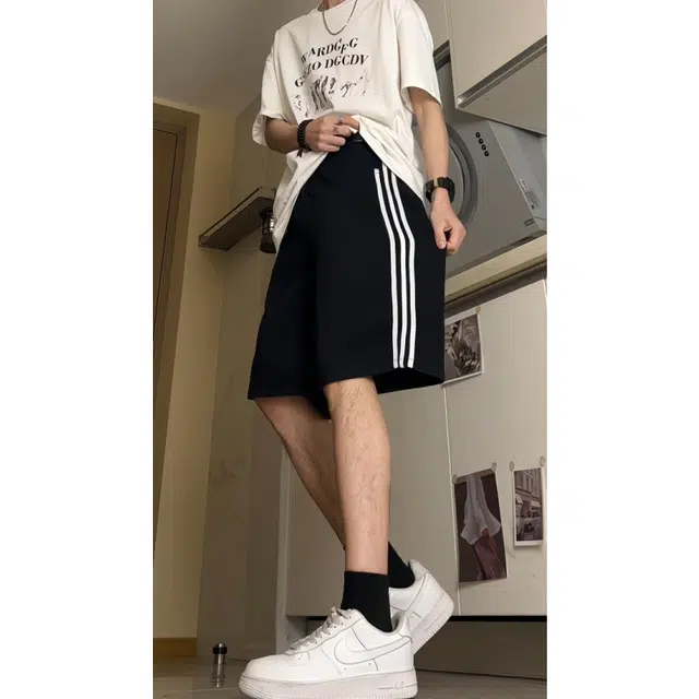 UNthemed