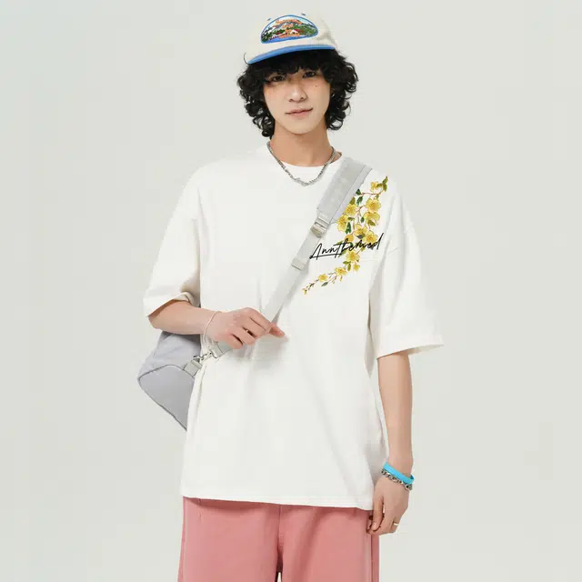 UNthemed T