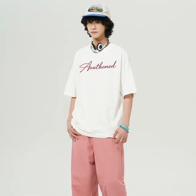 UNthemed T
