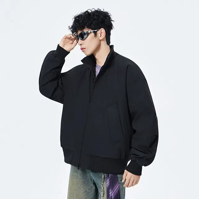UNthemed cleanfitbomber