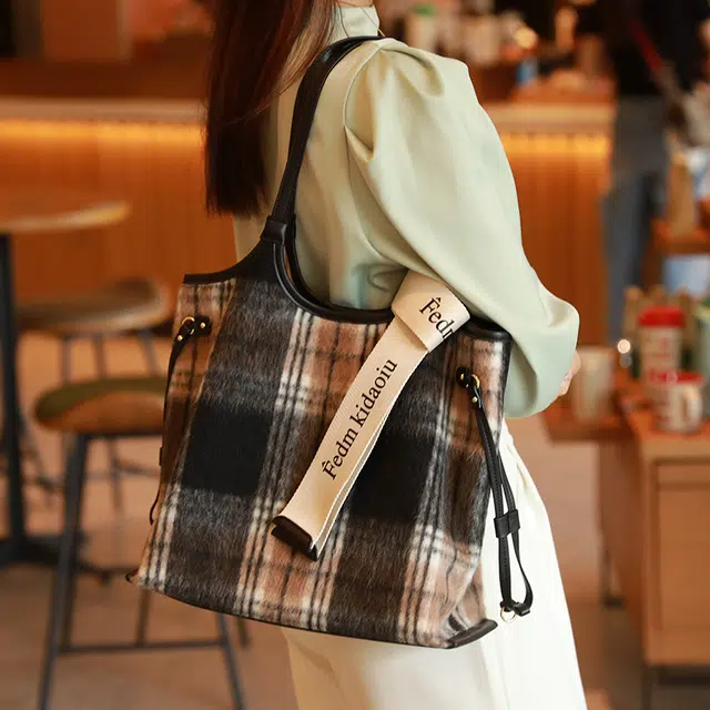 恒源祥 格子简约商务 毛呢 菜篮子包单肩包 女款 花色