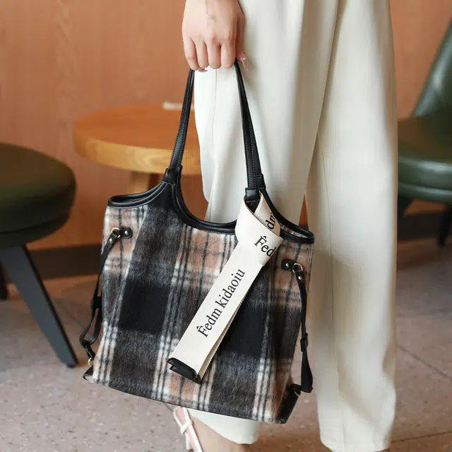 恒源祥 格子简约商务 毛呢 菜篮子包单肩包 女款 花色