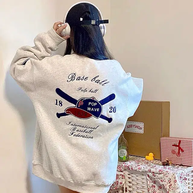 识恩 炸街贴牌套头圆领宽松时尚字母黑标美式复古卫衣 女款