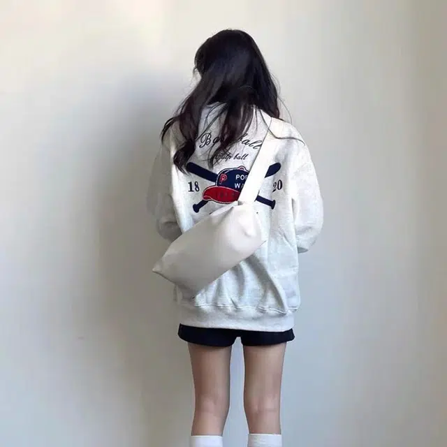 识恩 炸街贴牌套头圆领宽松时尚字母黑标美式复古卫衣 女款