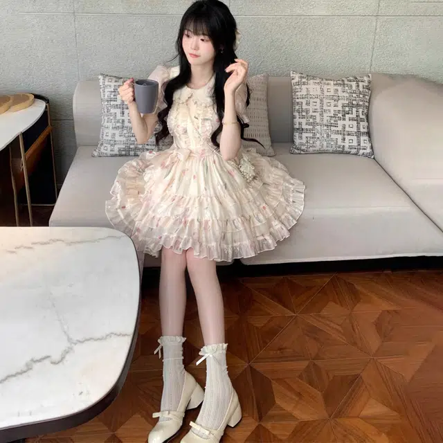 花蔓色 甜美碎花娃娃领短款时尚设计款式短袖连衣裙 女款
