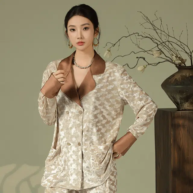 怡吾色 撞色翻领柔软舒适丝绒长袖长裤简约可外穿睡衣套装 女款