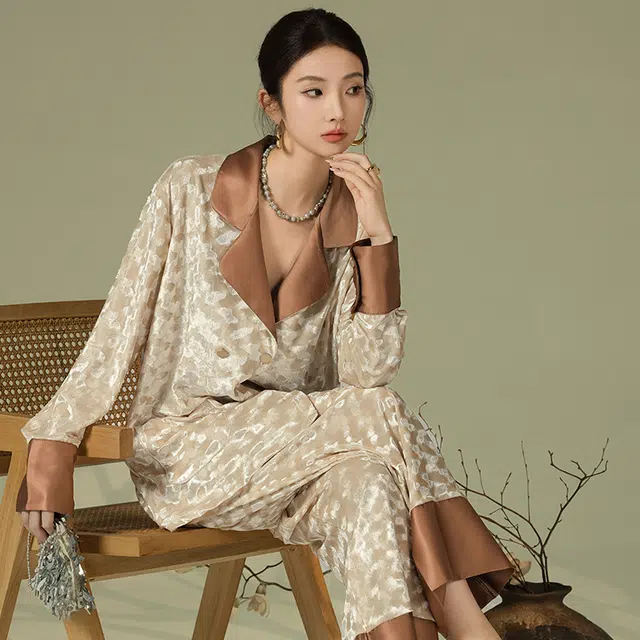 怡吾色 撞色翻领柔软舒适丝绒长袖长裤简约可外穿睡衣套装 女款