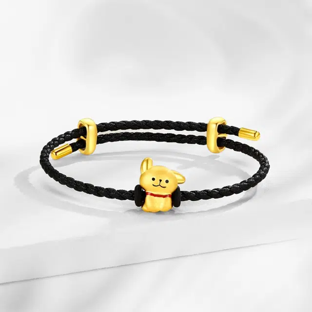 999