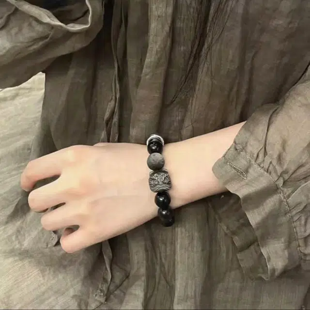 郁馨 招财暴富醒狮吞金兽祥云跑环简约单圈本命年转运佛珠 小众设计高级感通勤百搭财运滚滚#好运 黑檀 手串 男女同款情侣款
