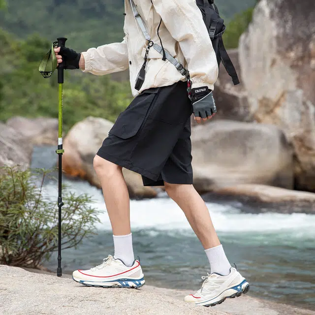 领航骆驼 户外简约百搭舒适中腰宽松系带休闲短裤 男女同款