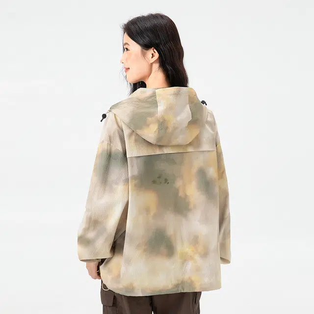 领航骆驼  山系户外情侣款秋季迷彩扎染上衣防泼水防风耐磨登山服外套  夹克  男女同款