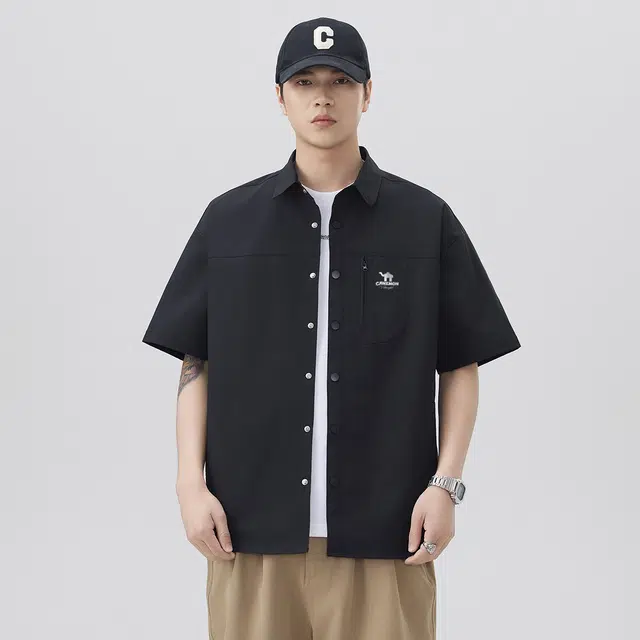 领航骆驼 学院风小口袋拼接设计感翻领休闲宽松纯色百搭日常通勤排汗透气可叠穿夏季薄款工装外套短袖  衬衫  男女同款