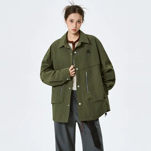 领航骆驼 春秋时尚潮流宽松简约翻领纯色外套上衣百搭拉链口袋痞帅情侣潮牌   夹克  男女同款