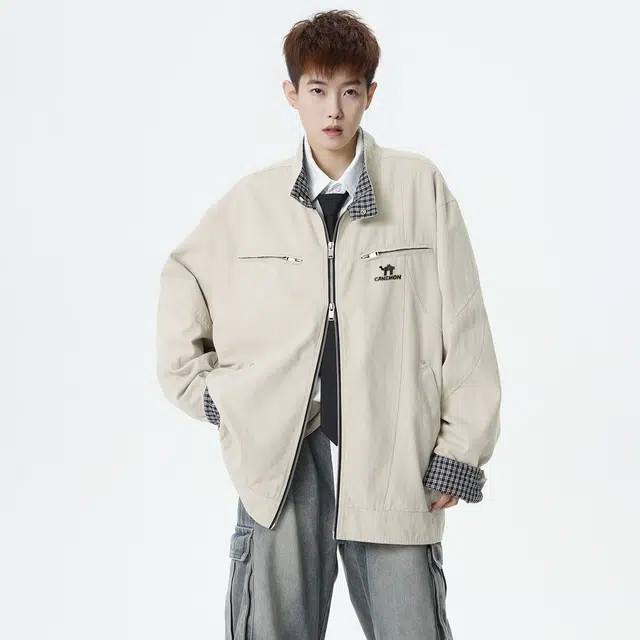 领航骆驼 时尚街头潮牌重工琥珀流光风无性别主义穿搭高级感宽松休闲内里拼接格子翻领飞行员教练外套   夹克  男女同款