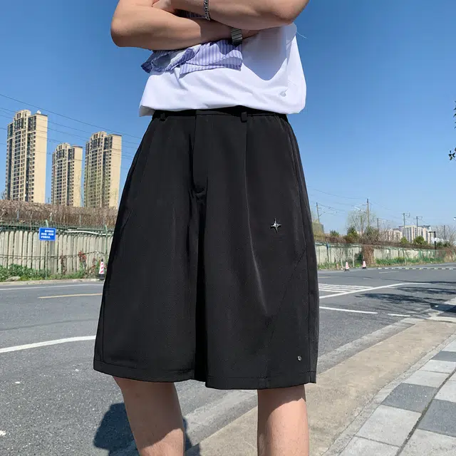 领航骆驼  美式高街潮牌纯色简约五角星柳钉小众设计感无性别主义户外通勤宽松舒适百搭五分直筒休闲   短裤 男女同款