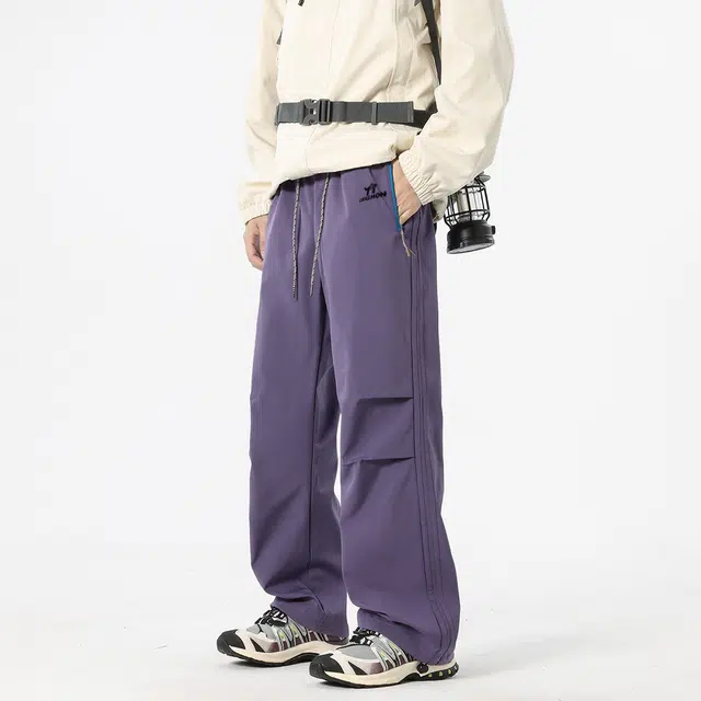 领航骆驼 美式高街纯色褶皱伞兵设计系带直筒宽松户外机能运动情侣登山通勤百搭防风防泼水    休闲裤 男女同款