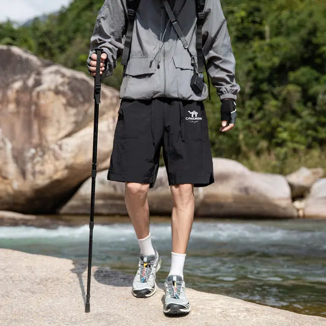 领航骆驼 美式高街宽松运动百搭系带休闲短裤 男女同款