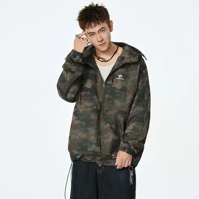 领航骆驼 美式复古高街潮流迷彩字母印花时尚休闲百搭军事风宽松连帽通勤户外    夹克 男女同款