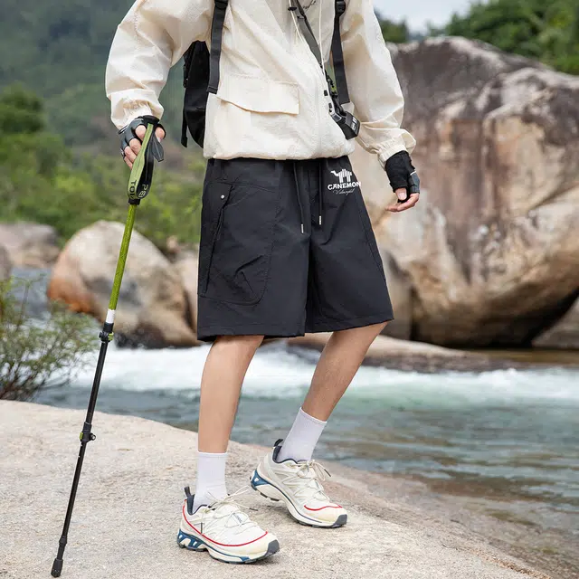 领航骆驼 简约宽松潮流百搭舒适系带休闲短裤 男女同款