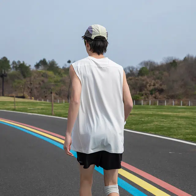 领航骆驼 简约运动骑行跑步吸湿速干透气舒适休闲百搭背心 男女同款