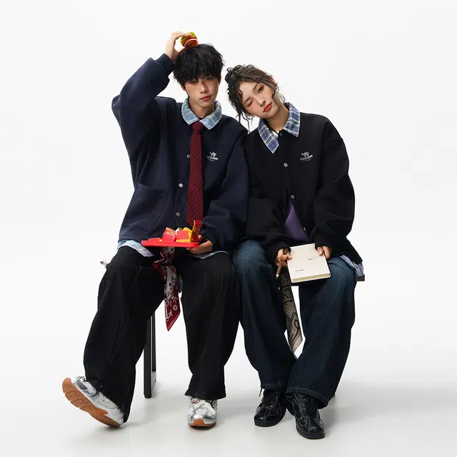 领航骆驼 假两件格子拼接翻领美式舒适卫衣 男女同款