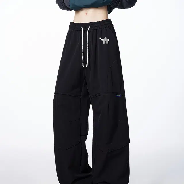 领航骆驼 美式高街纯色基础款舒适时尚简约褶皱拼接设计休闲牛仔裤 男女同款