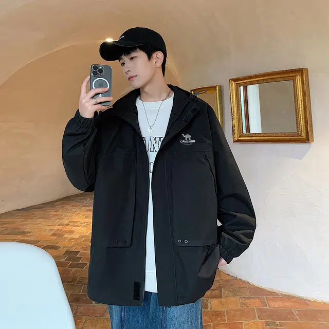 领航骆驼 户外机能风防风防水纯色连帽工装多口袋休闲长袖宽松夹克  男女同款