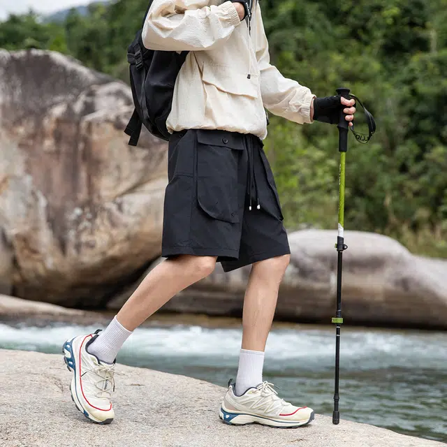 领航骆驼 户外简约百搭舒适中腰宽松系带休闲短裤 男女同款