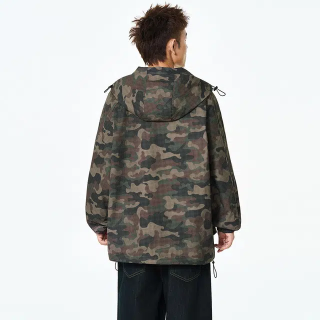 领航骆驼 美式复古高街潮流迷彩字母印花时尚休闲百搭军事风宽松连帽通勤户外    夹克 男女同款