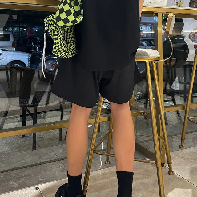 领航骆驼 舒适速干中腰宽松网眼透气百搭轻便舒适设计感休闲短裤 男女同款 黑