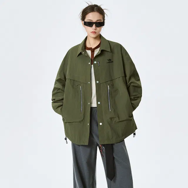 领航骆驼 春秋时尚潮流宽松简约翻领纯色外套上衣百搭拉链口袋痞帅情侣潮牌   夹克  男女同款