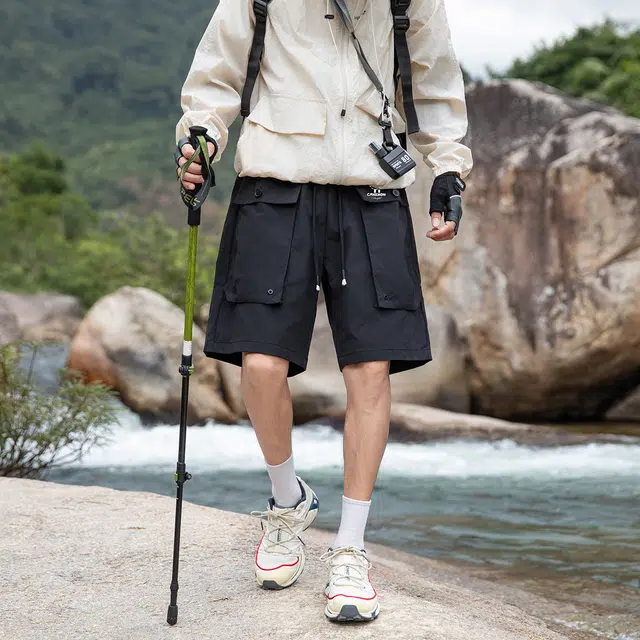 领航骆驼 户外简约百搭舒适中腰宽松系带休闲短裤 男女同款