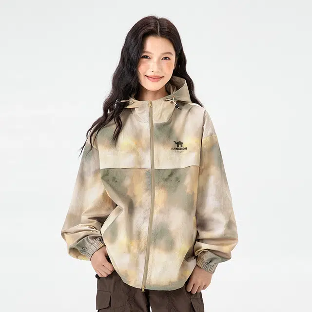 领航骆驼  山系户外情侣款秋季迷彩扎染上衣防泼水防风耐磨登山服外套  夹克  男女同款