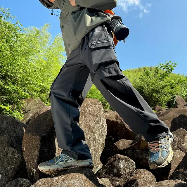 领航骆驼 轻量化特氟龙软壳三防机能防水山系户外运动百搭登山直筒   工装裤 男女同款