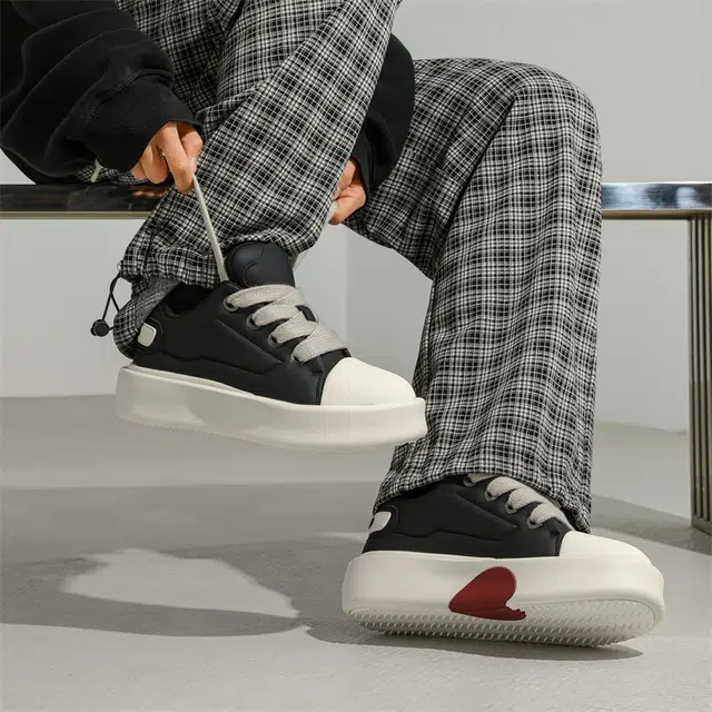 年走索 超纤皮 时尚百搭休闲厚底 低帮 板鞋 男女同款 黑色