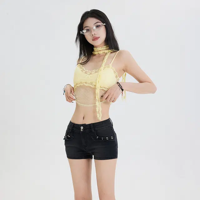 花蔓色 美式辣妹复古铆钉设计百搭设计包臀热裤低腰双扣修身显瘦百牛仔短裤 女款