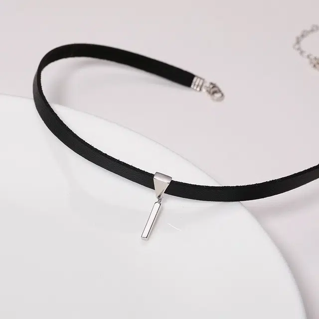 ZWU choker pu