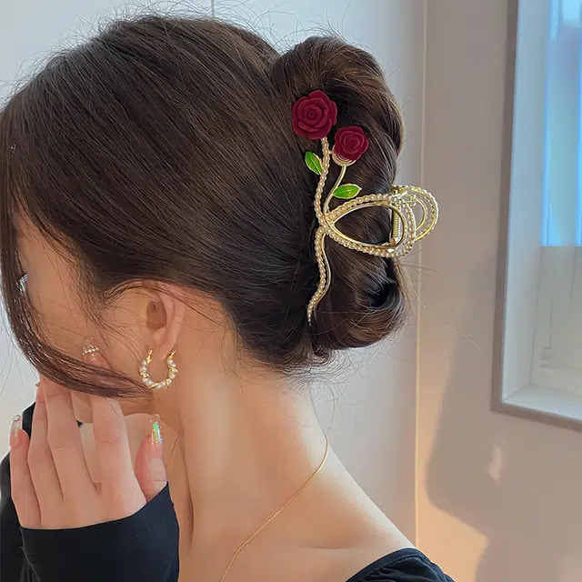 新中式挽发珍珠高级感红色玫瑰花朵抓夹后脑勺国风鲨鱼夹 发夹 女款