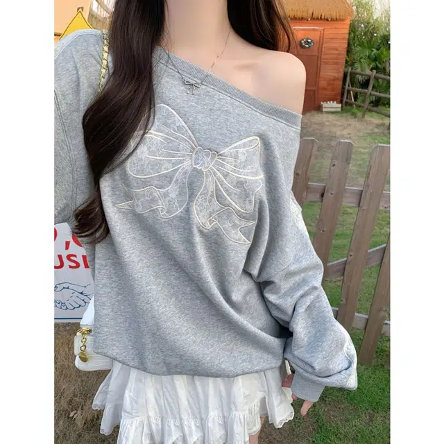 么宁 露肩蝴蝶结设计感蕾丝花边韩系上衣女长袖宽松卫衣 女款